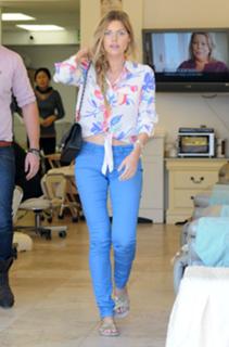 Sophie Monk feet photo thumbnail