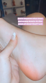 Sophie Mudd feet photo thumbnail