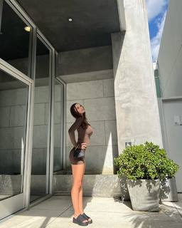 Sophie Mudd feet photo thumbnail