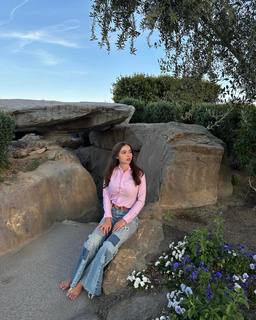 Sophie Mudd feet photo thumbnail