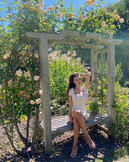 Sophie Mudd feet photo thumbnail