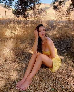 Sophie Mudd feet photo thumbnail