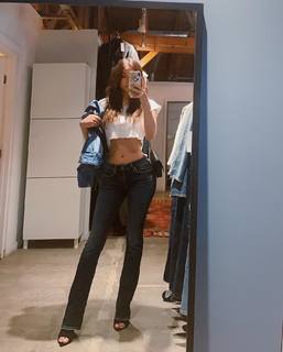 Sophie Mudd feet photo thumbnail