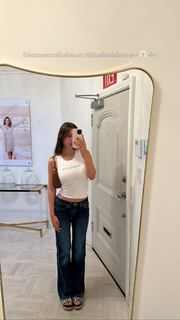 Sophie Mudd feet photo thumbnail