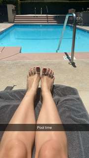 Sophie Mudd feet photo thumbnail