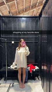 Sophie Mudd feet photo thumbnail