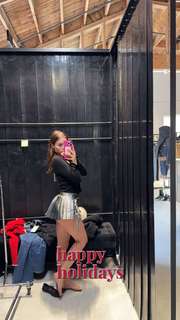 Sophie Mudd feet photo thumbnail