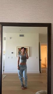 Sophie Mudd feet photo thumbnail