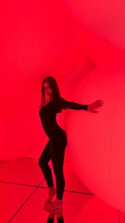 Sophie Mudd feet photo thumbnail