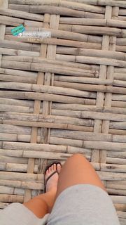 Sophie Nélisse feet photo thumbnail