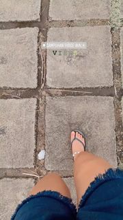 Sophie Nélisse feet photo thumbnail