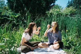 Sophie Nélisse feet photo thumbnail