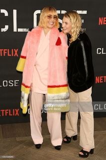 Sophie Nélisse feet photo thumbnail