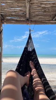Sophie Nélisse feet photo thumbnail