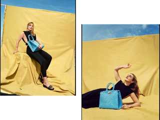 Sophie Nélisse feet photo thumbnail