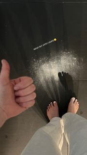Sophie Nélisse feet photo thumbnail