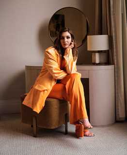 Sophie Nélisse feet photo thumbnail