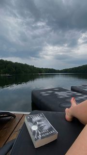 Sophie Nélisse feet photo thumbnail