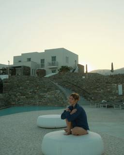 Sophie Nélisse feet photo thumbnail