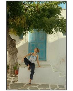 Sophie Nélisse feet photo thumbnail