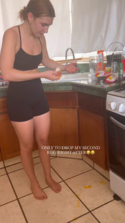 Sophie Nélisse feet photo thumbnail