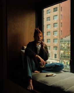 Sophie Nélisse feet photo thumbnail