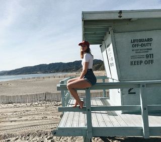 Sophie Nélisse feet photo thumbnail