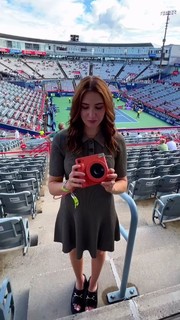 Sophie Nélisse feet photo thumbnail