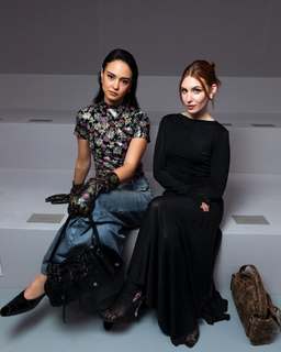 Sophie Nélisse feet photo thumbnail