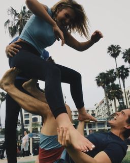 Sophie Nélisse feet photo thumbnail