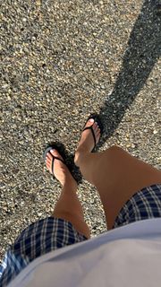 Sophie Nélisse feet photo thumbnail