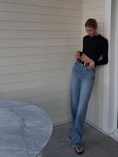 Sophie Nélisse feet photo thumbnail