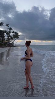 Sophie Nélisse feet photo 18