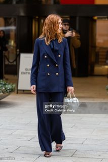 Sophie Nélisse feet photo 11