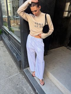 Sophie Nélisse feet photo 1