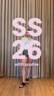 Sophie Nélisse feet photo 12