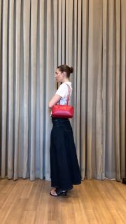 Sophie Nélisse feet photo 7