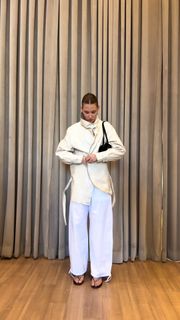 Sophie Nélisse feet photo 5