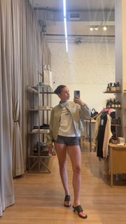 Sophie Nélisse feet photo 2