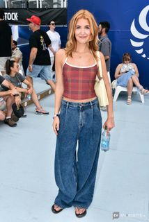 Sophie Nélisse feet photo 13