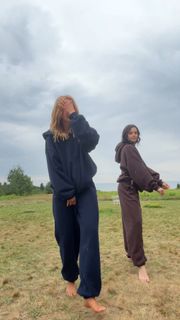 Sophie Nélisse feet photo 10