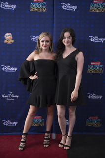 Sophie Reynolds feet photo 4