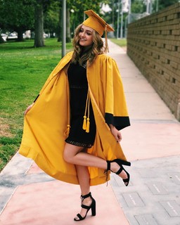 Sophie Reynolds feet photo 1