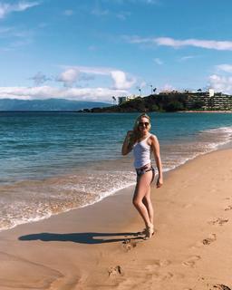 Sophie Reynolds feet photo 13