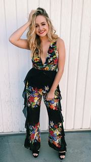 Sophie Reynolds feet photo 9