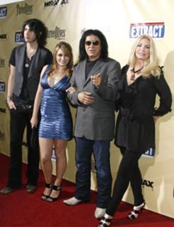 Sophie Simmons feet photo thumbnail