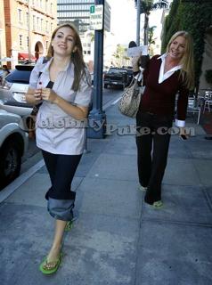 Sophie Simmons feet photo thumbnail