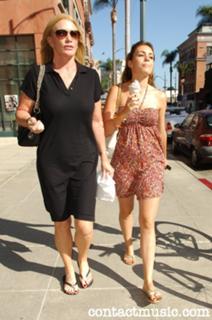 Sophie Simmons feet photo thumbnail