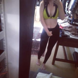 Sophie Simmons feet photo thumbnail