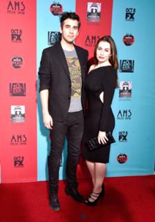 Sophie Simmons feet photo thumbnail